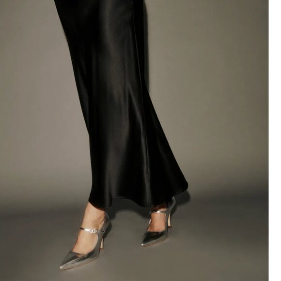 NWT REFORMATION | 100% Silk Petites Layla Silk Skirt in Black Size 6 - Picture 4 of 10